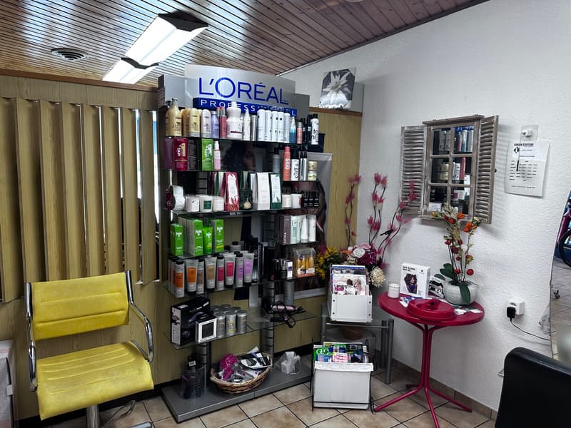 Hairdressing salon with business capital and kiosk for sale – Turnkey business with customer base (5)