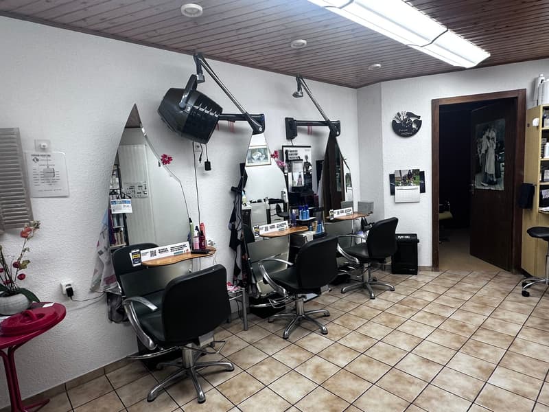 Hairdressing salon with business capital and kiosk for sale – Turnkey business with customer base (3)