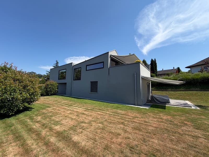 Prächtige und seltene moderne Villa mit 7,5 Zimmern (2)