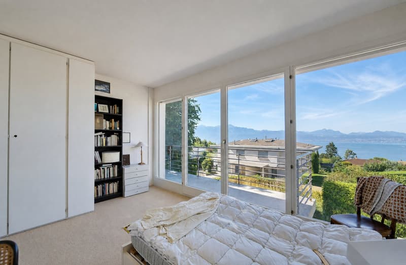 Seltenes Doppelhaus mit atemberaubendem Blick auf den See, im Herzen einer Wohngegend (8)