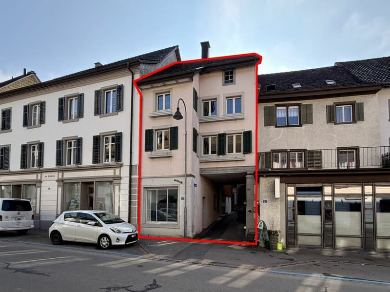 House with small shop (1)