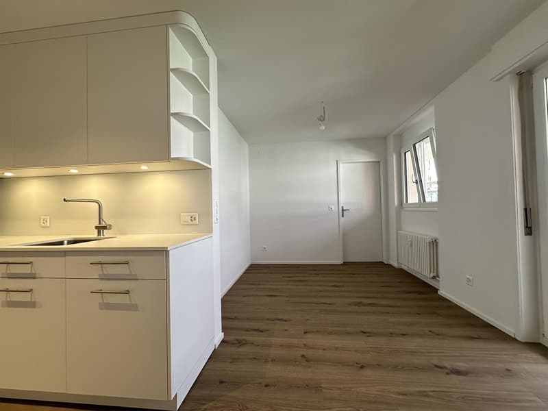 Küche und Wohnzimmer