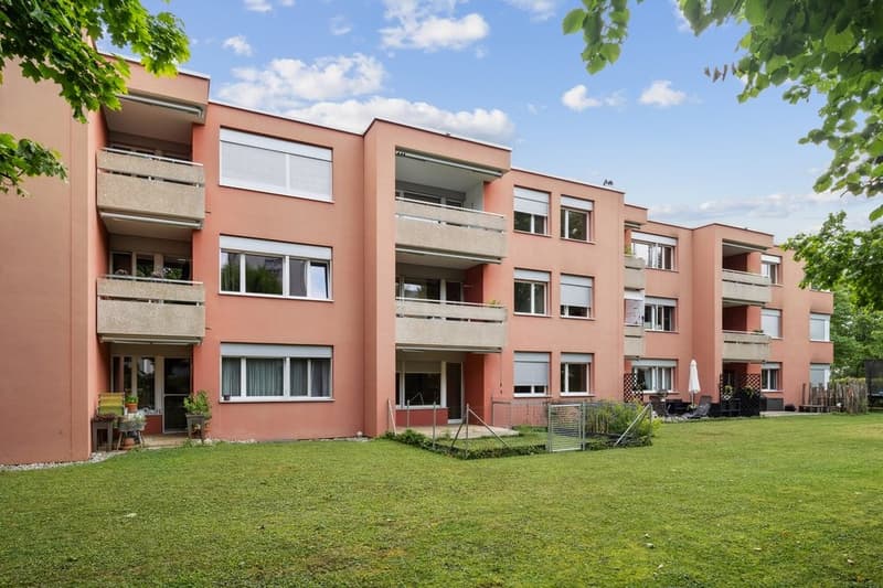 Aussenansicht Balkon und Garten