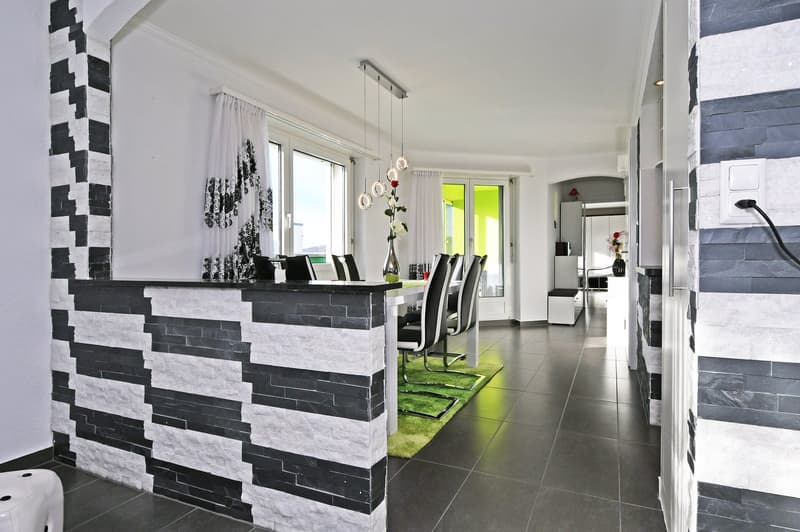 Spannende 4-Zi‘-Dachwohnung mit grosser Terrasse (3)