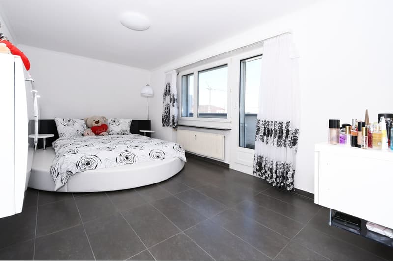 Spannende 4-Zi‘-Dachwohnung mit grosser Terrasse (8)