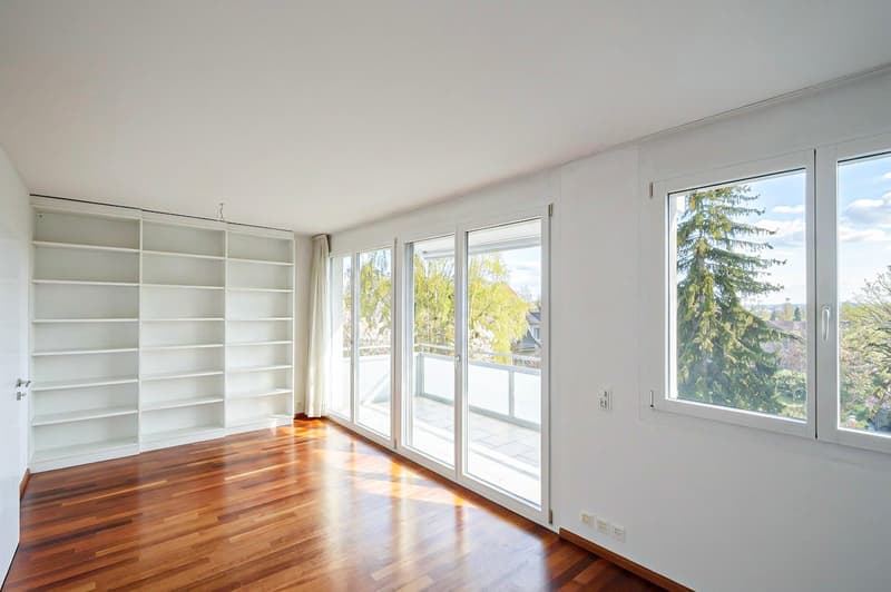 Grosszügige 5.5-Zimmer-Dachwohnung mit Panoramablick in Biel-Benken (7)