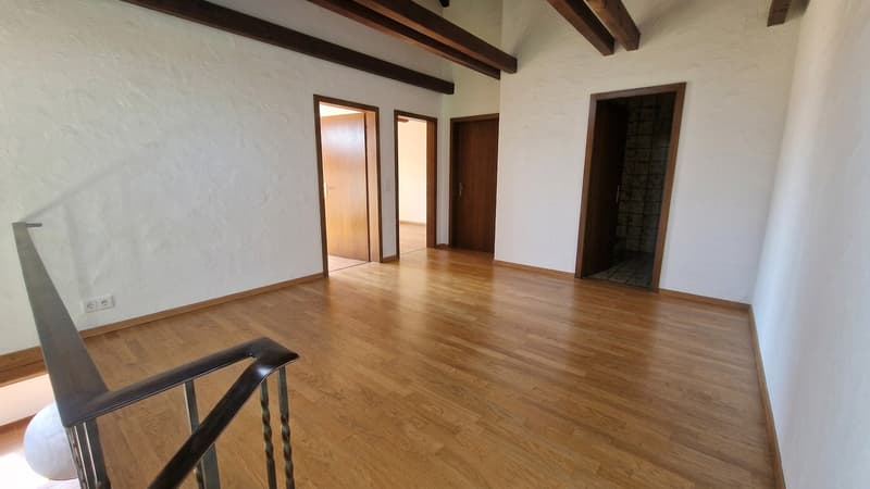 Charming 5.5-room semi-detached house in country house style with versatile usage possibilities (7)
