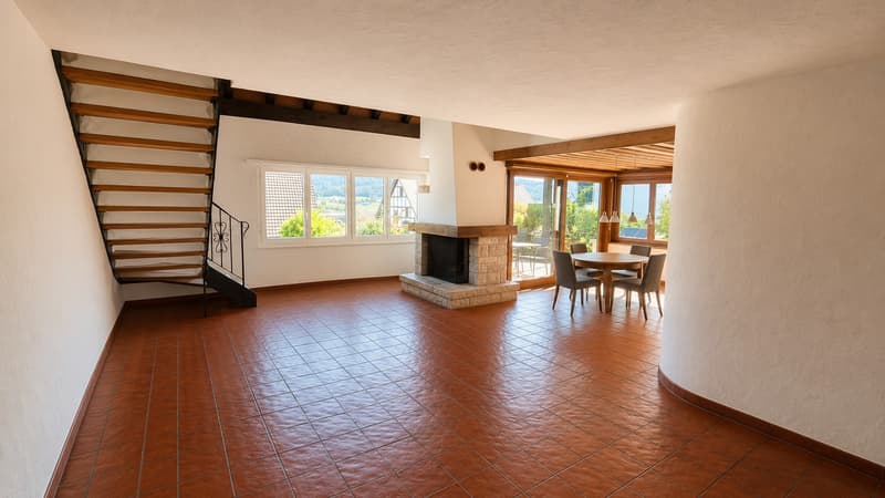 Charming 5.5-room semi-detached house in country house style with versatile usage possibilities (4)