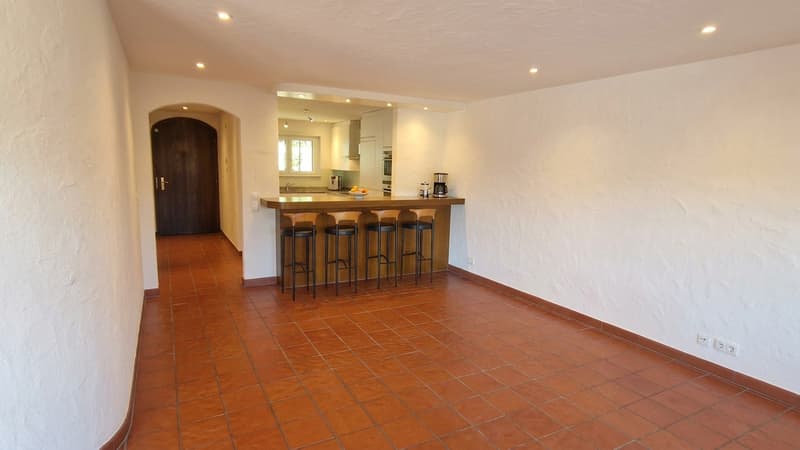 Charming 5.5-room semi-detached house in country house style with versatile usage possibilities (3)