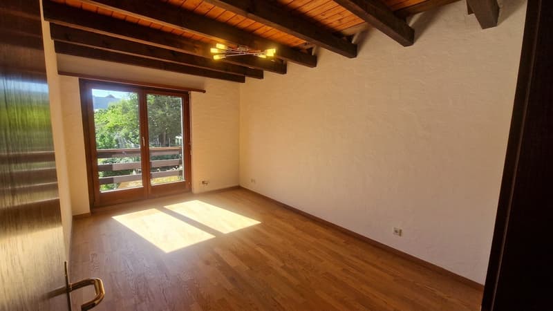 Charming 5.5-room semi-detached house in country house style with versatile usage possibilities (9)