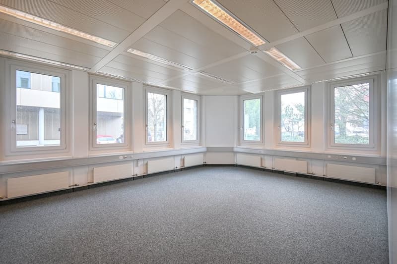 130 m2 - 1'100 m2 - Locali di ufficio nella zona industriale di Täfern (3)