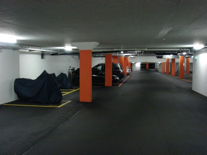 Einstellhallenplätze