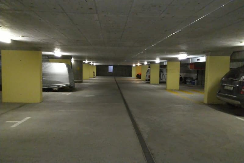 Einstellhalle.jpg