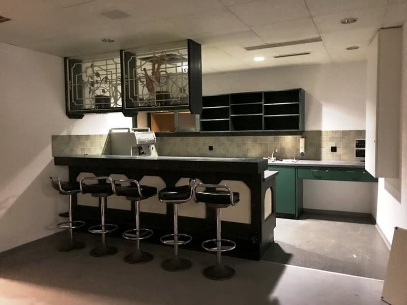 Bowlingbahn-Bar im UG