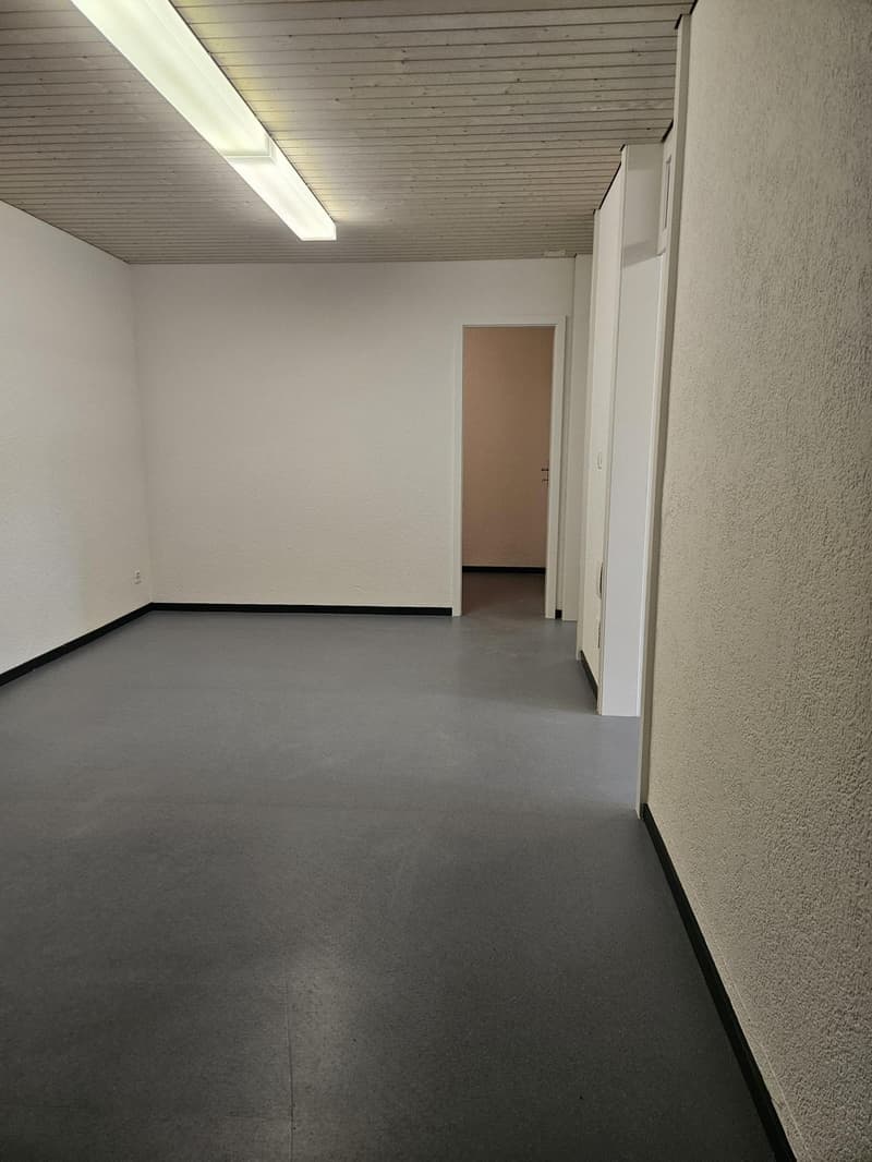 Uffici/Studio vicino alla stazione con divisione flessibile degli spazi (5)