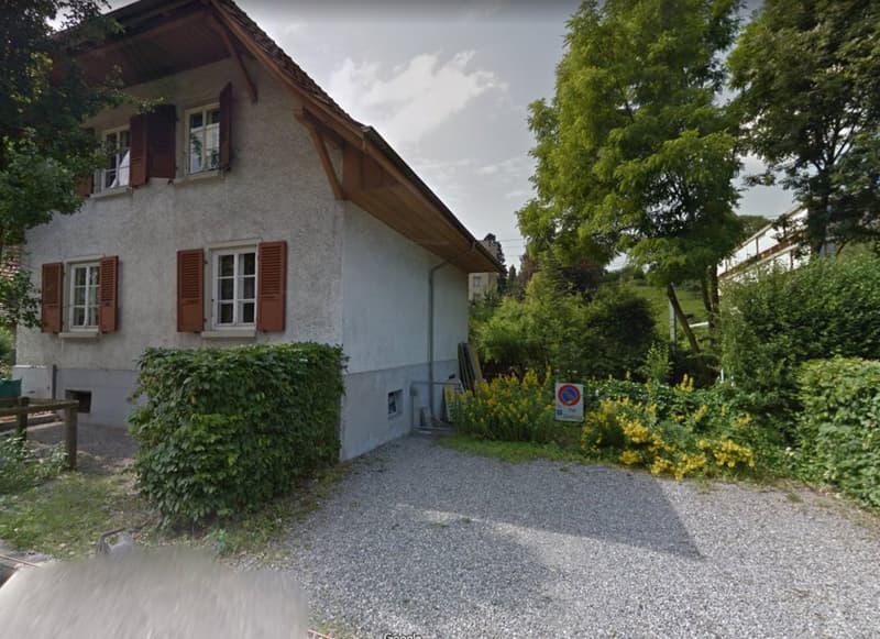 Parcheggio vicino alla fermata RBS Papiermühle (1)