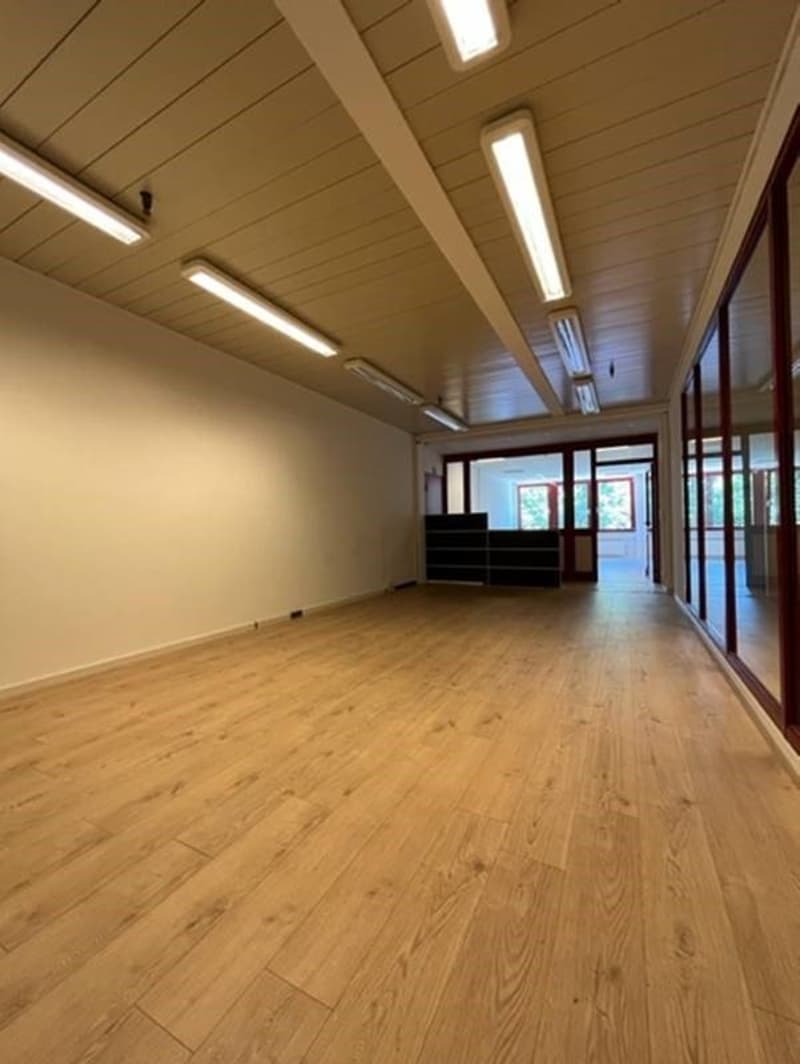 Vos nouveaux bureaux proche de l'autoroute ! (6)