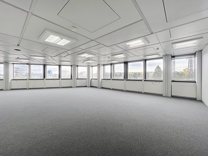 Surface 730 m2