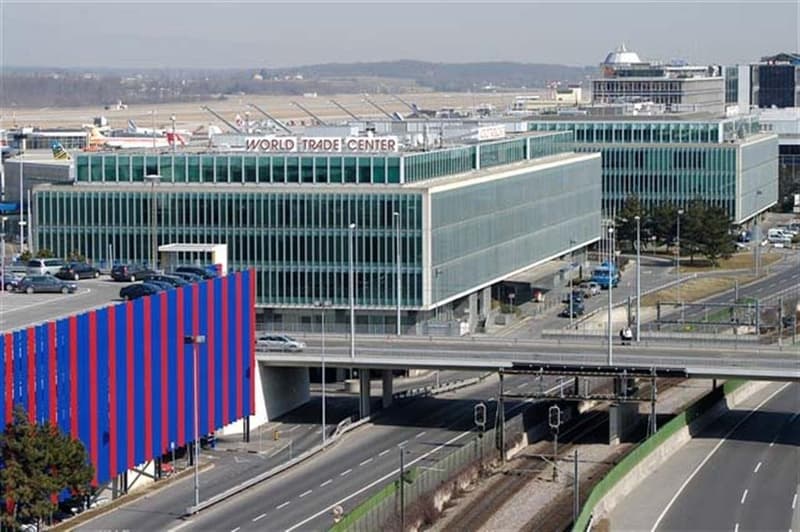 Modular surface at the airport gates (1)