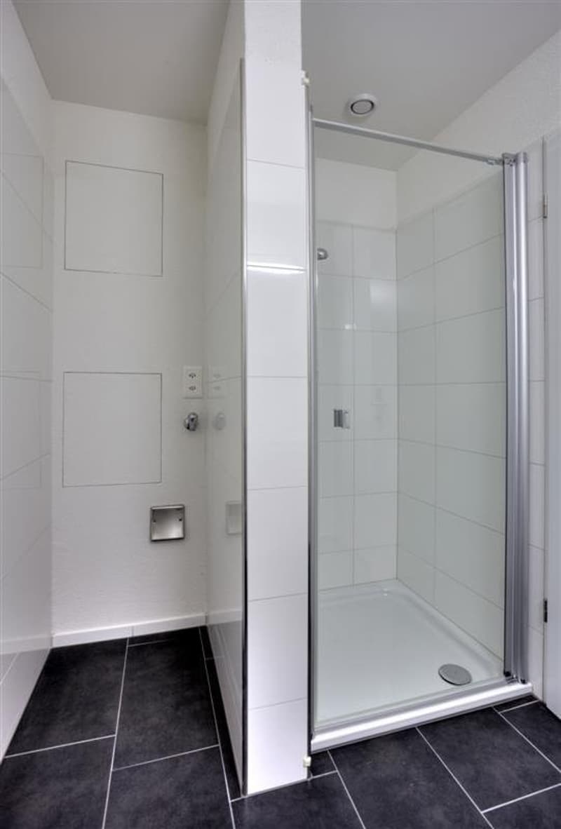 Dusche/WC (spiegelverkehrt)