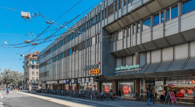 Aussenansicht Seite Bankstrasse