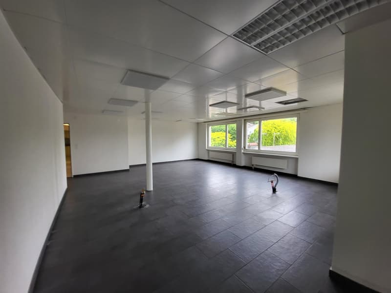 Espace de bureau au 1er étage dans un emplacement idéal ! (2)