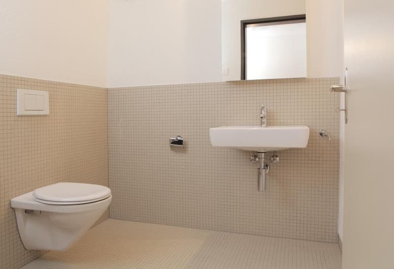 separates WC