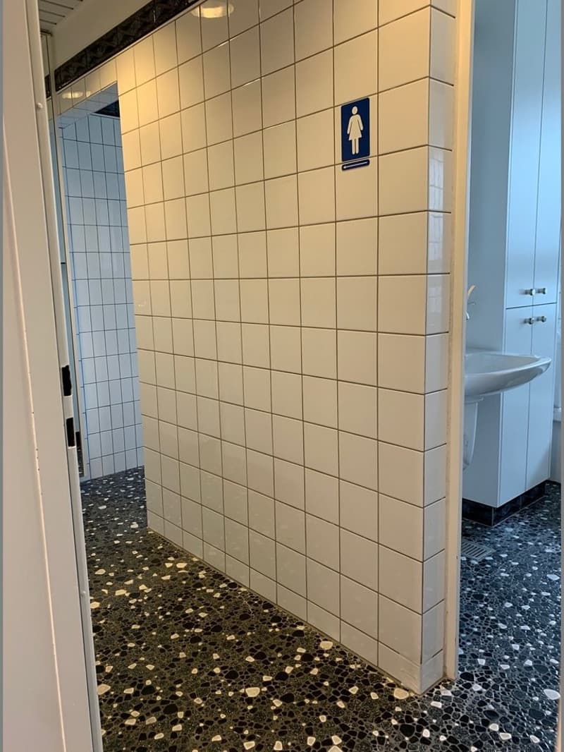 00881_01_0401_TOILETTEN.jpg