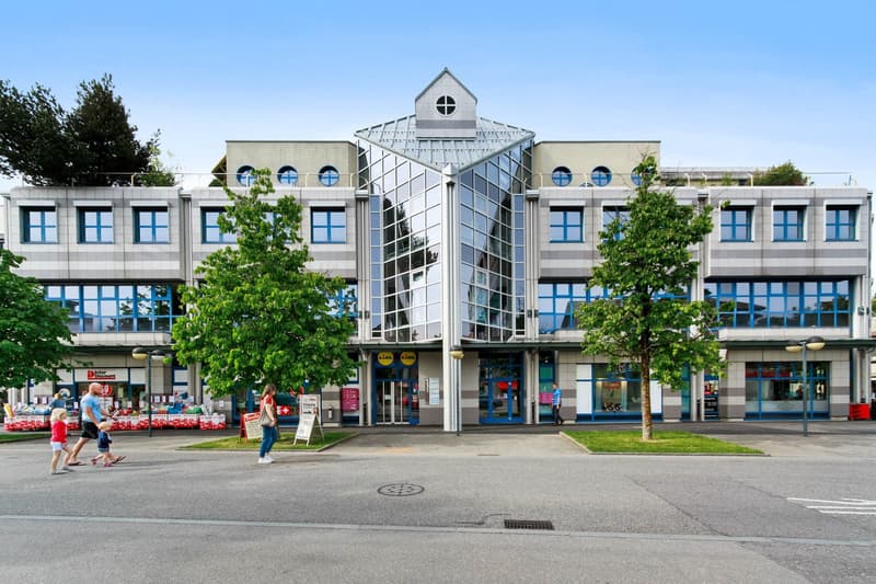 Attraktive Verkaufsfläche im Mergele Center zu vermieten (1)