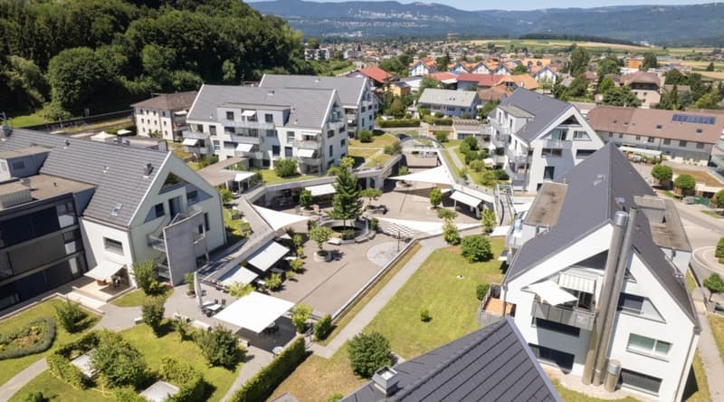 Attractive commercial spaces in the lively center of Studen BE, ideal location for your business success (3)