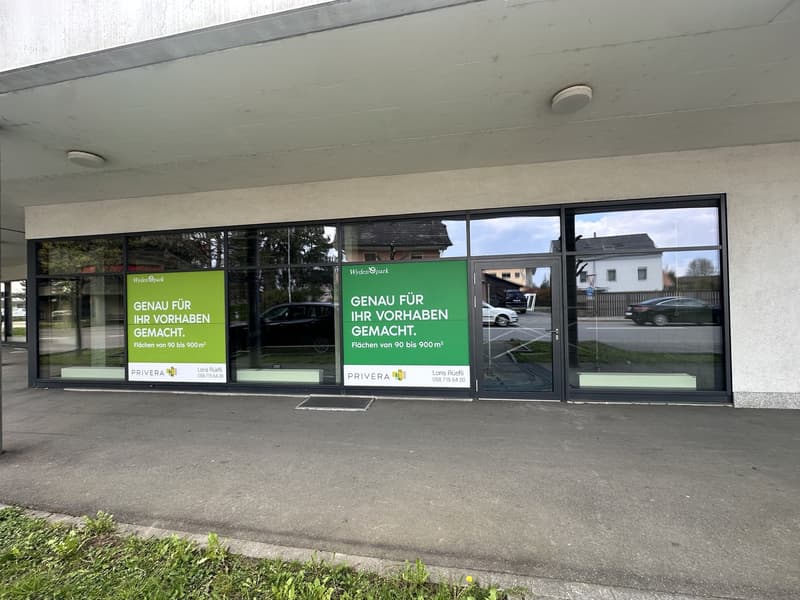 Attractive commercial spaces in the lively center of Studen BE, ideal location for your business success (4)