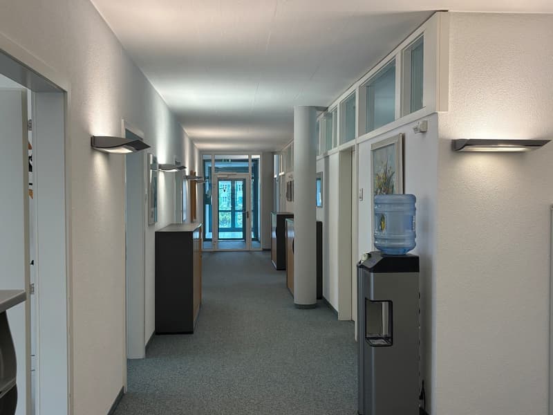 Espaces de bureau ou de pratique attractifs dans un emplacement central à Wil (5)