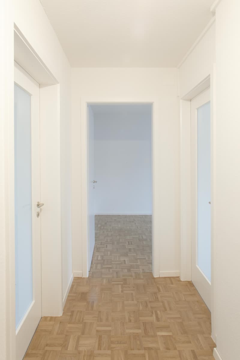 Sanierte und helle 3.0-Zimmer-Wohnung an bestens erschlossener Lage (6)
