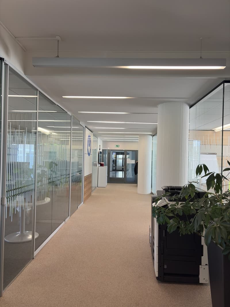 Attractive, expanded office space in a central location in Wallisellen (2)