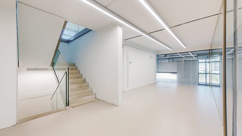 R4 - Einzigartiges Autohaus mit höchstmöglicher Visibilität (8)
