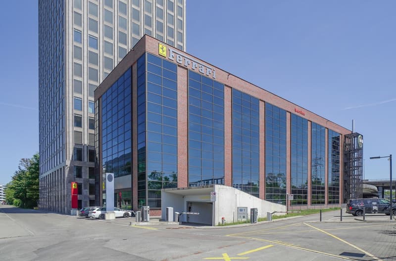 Exklusive Büro- und Showroomflächen mit Autolift bis zu 5'700 m² (1)