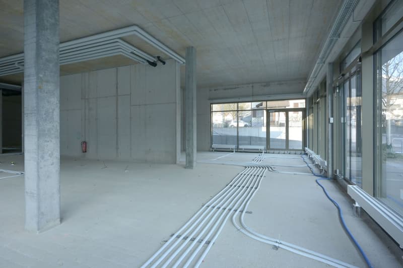 Gewerbe- oder Büro am Bahnhof Altdorf... (8)