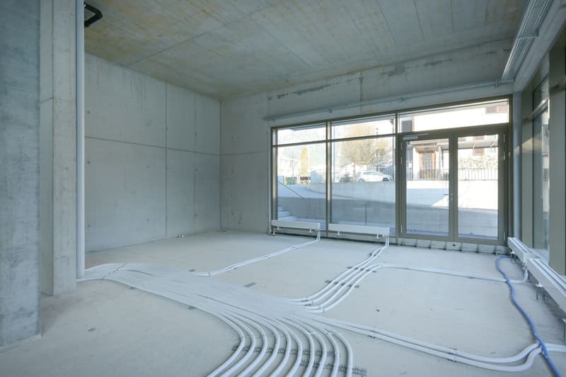 Gewerbe- oder Büro am Bahnhof Altdorf... (9)