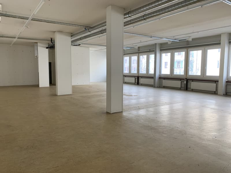 Administrative surface of approx. 290m2 for rent on the 1st floor in Le Locle (2)