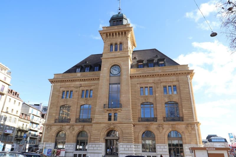 Grand dépôt de 150 m2 à louer au sous-sol à l'Hôtel des Postes à Neuchâtel (1)