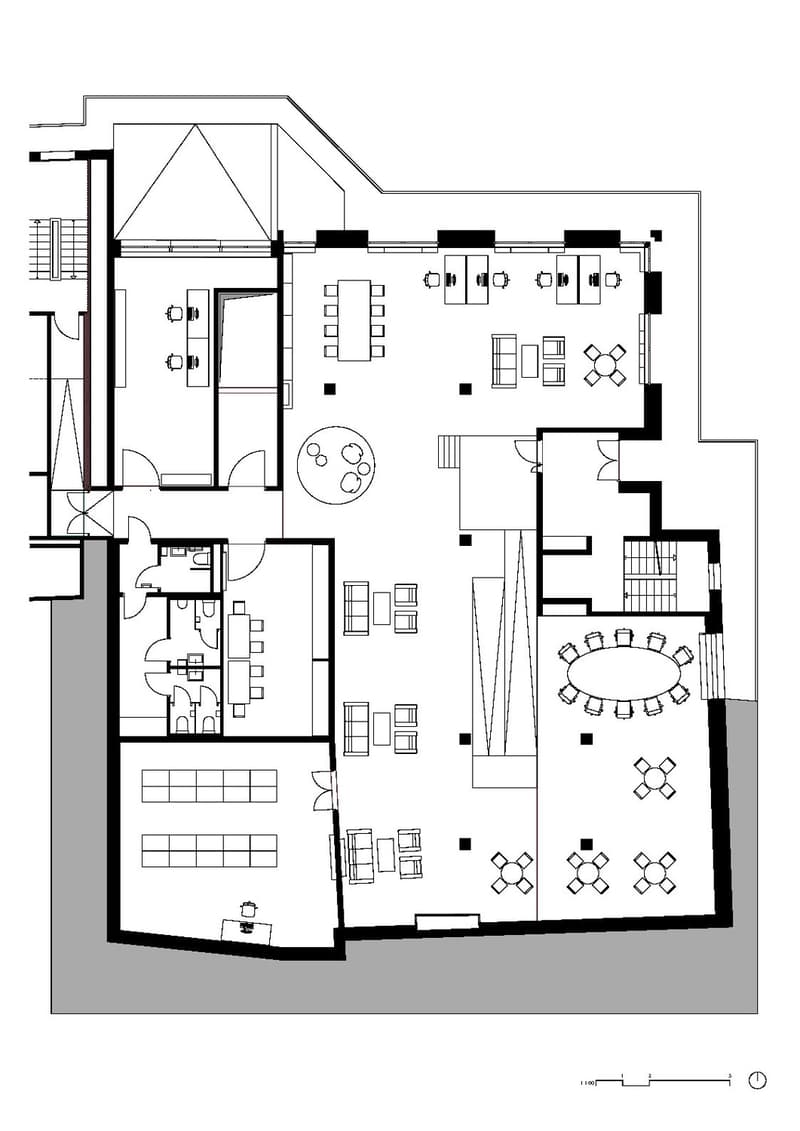 Zu vermieten Räumlichkeiten mit einer Fläche von etwa 500 m2 in Romont (2)