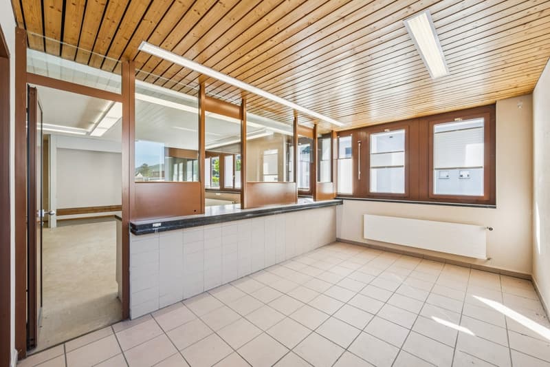 Spacious commercial space for rent in Cornol (7)