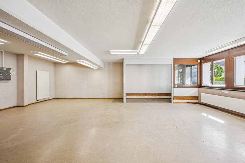 Spacious commercial space for rent in Cornol (5)