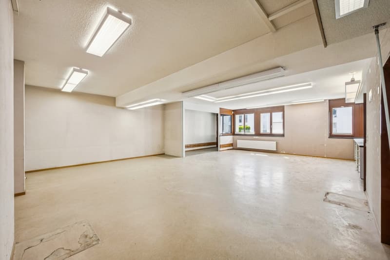 Spacious commercial space for rent in Cornol (9)