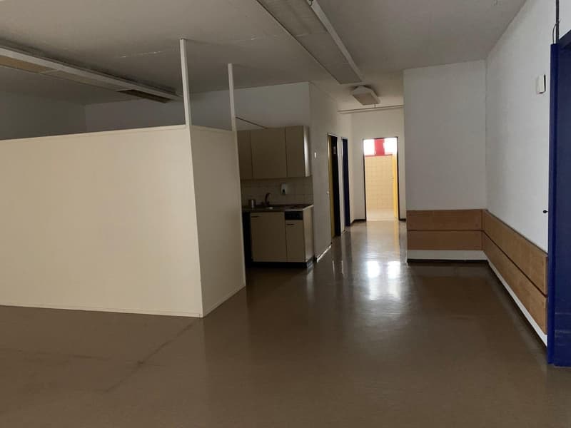 Marly, Gewerbeflächen zur Miete im Erdgeschoss - ideal für ein Lager - Werkstatt - Sportstudio (6)