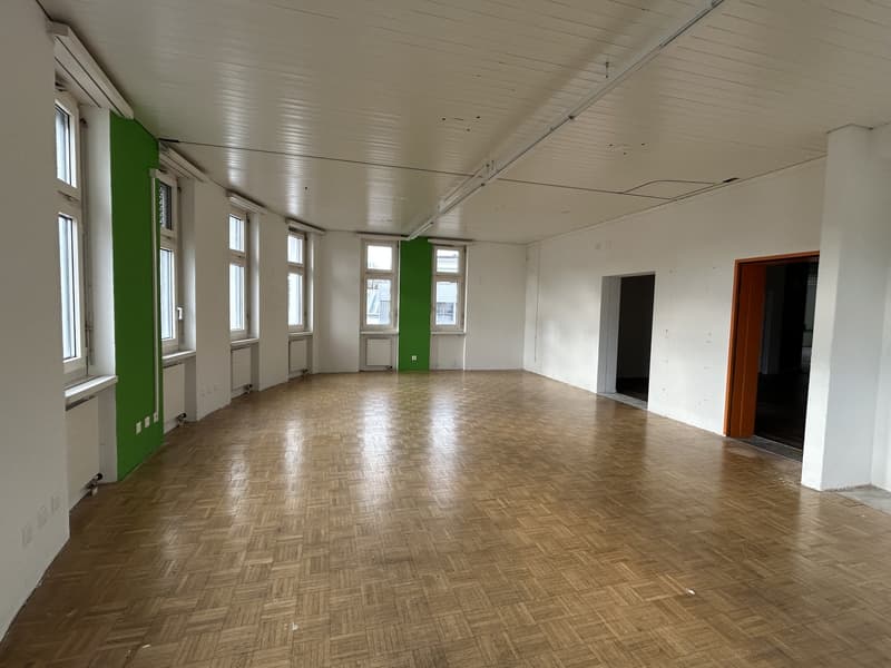 Spazio flessibile per ufficio o studio in posizione centrale a Rüti ZH! (2)