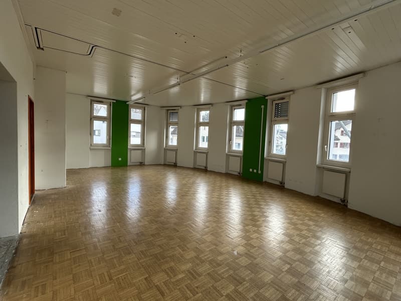 Spazio flessibile per ufficio o studio in posizione centrale a Rüti ZH! (3)
