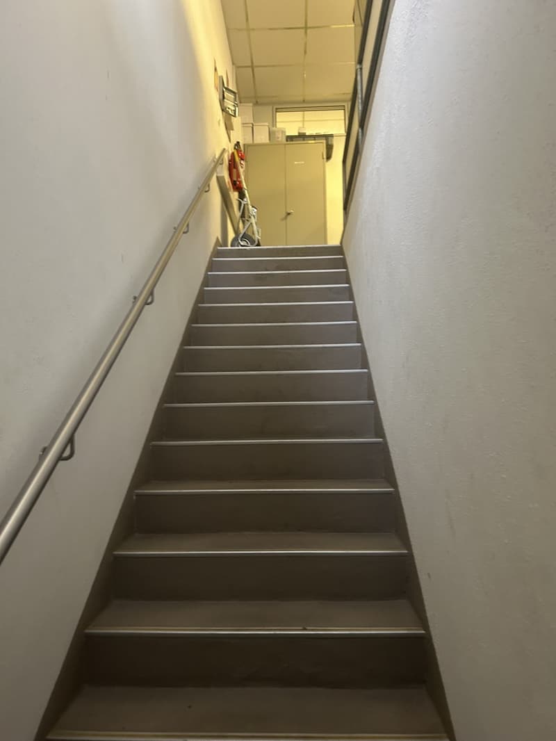 Gewerbefläche EG und Lager/WC 1.UG, Total ca. 146m2 zzgl. der Anlieferung (11)