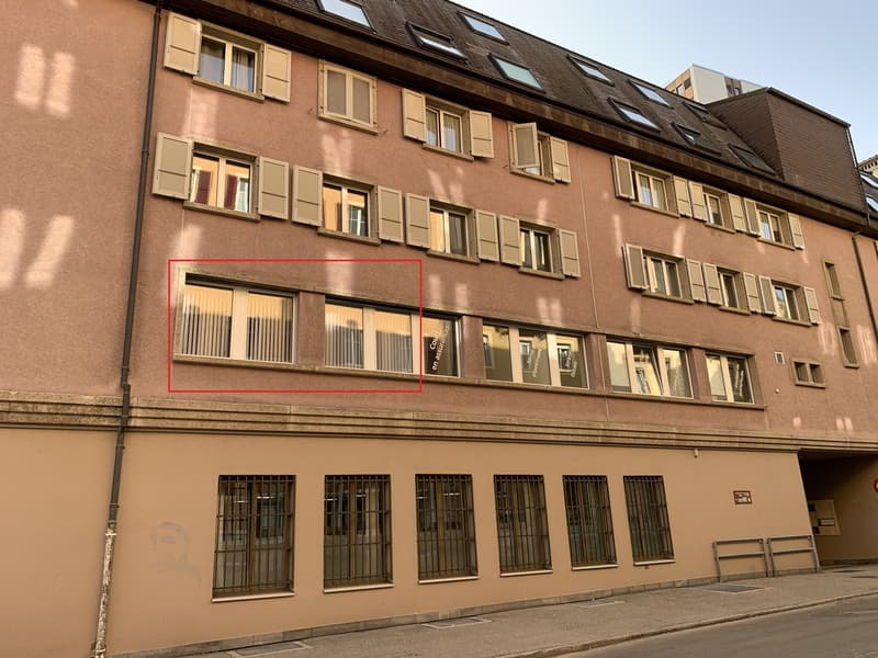 Büro von 27m2 zur Miete in der Nähe des Marktplatzes in La Chaux-de-Fonds (1)