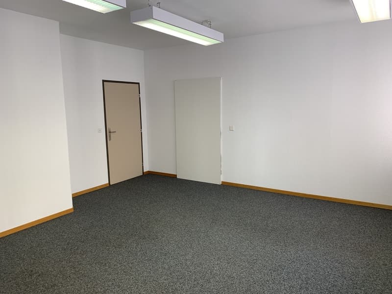 Büro von 27m2 zur Miete in der Nähe des Marktplatzes in La Chaux-de-Fonds (5)